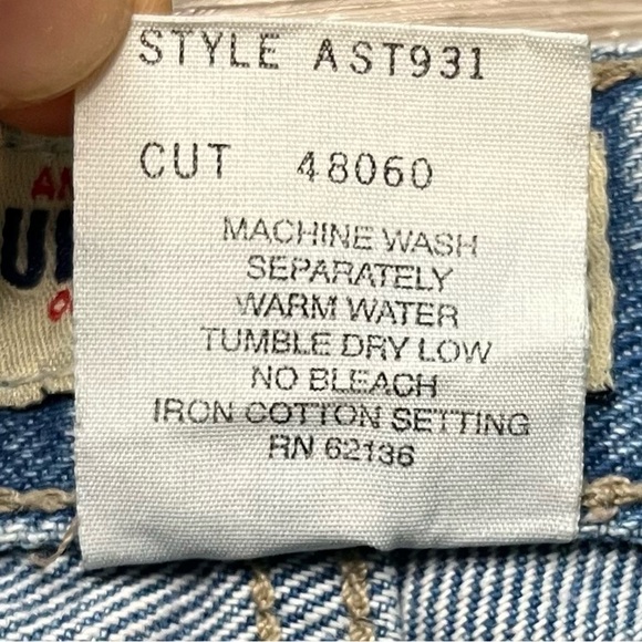 Guess Jeans Vintage Denim Shorts Women’s Size 28 100% Cotton High Rise Blue - Picture 2 of 7